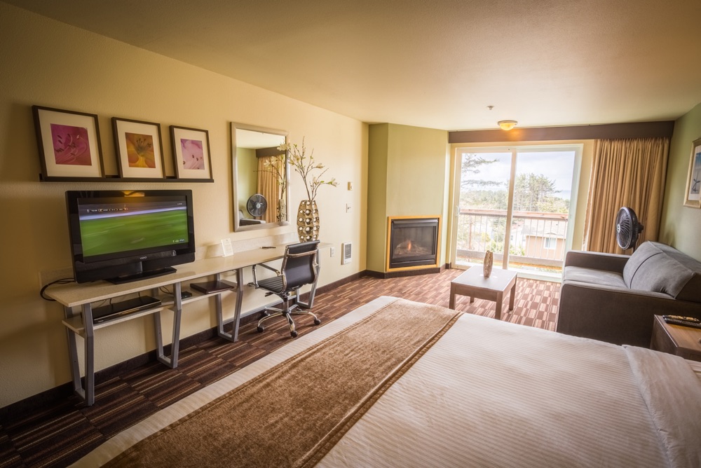 Deluxe King Room w/Fireplace